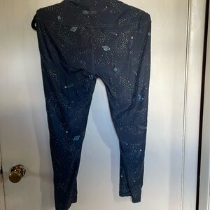 Victoria Sport leggings. Outer-Space pattern. Like new. XL. Has stars/planets.